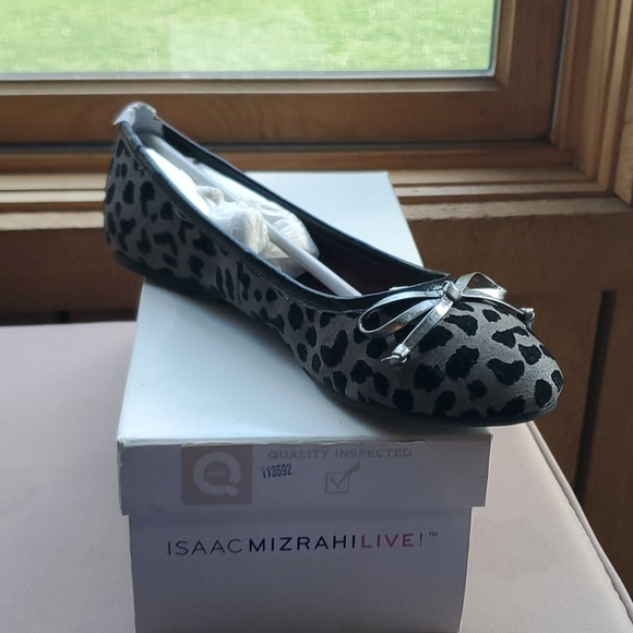 Isaac Mizrahi Live! Cheetah Print Flats Size 7 - Picture 3 of 3